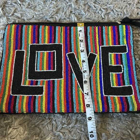 LOVE clutch - Picture 7 of 7